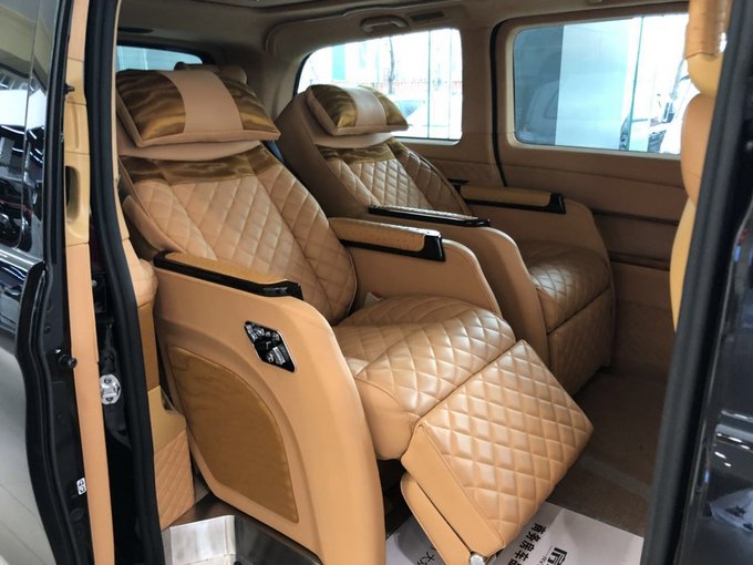 奔驰V260改装版 高档商务豪奢换装68.8万-图6