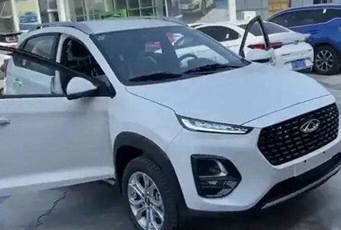 奇瑞大改款瑞虎3x谍照曝光 命名PLUS或9月上市-图2