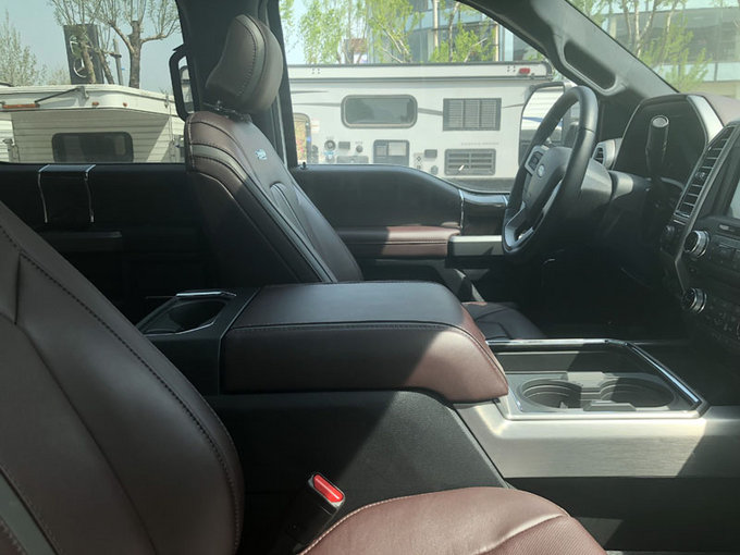 2018款福特F450白金版 造型粗犷充满张力-图6