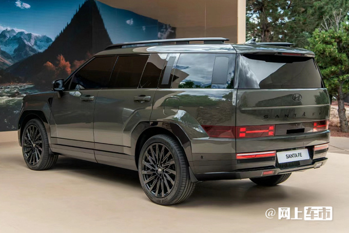 现代第五代胜达首发外观大改 搭一体式双联屏-图2