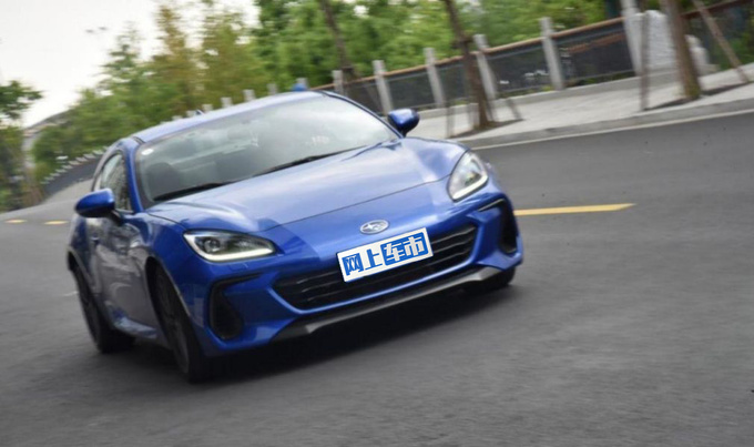 到店探访斯巴鲁BRZ一试JDM白月光的矫健之姿-图3