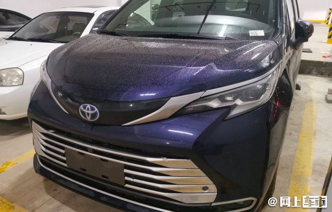 广汽丰田国产赛那实拍 内饰换大屏-四季度开卖-图2