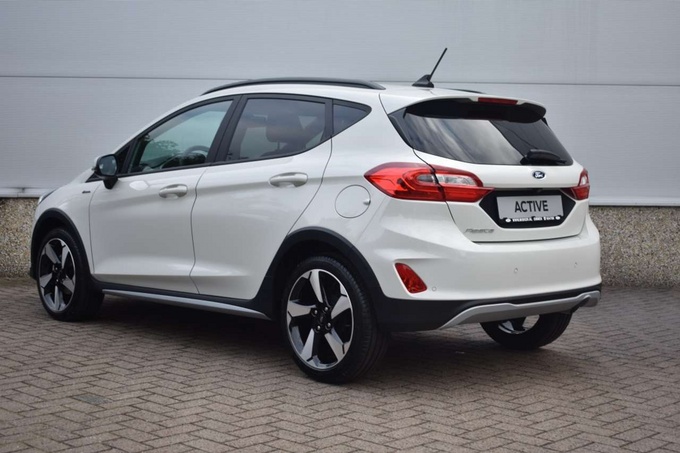 福特嘉年华跨界版实拍搭悬浮式屏幕/配置丰富-图3