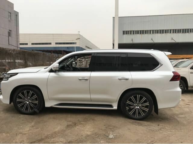 2018款雷克萨斯LX570 中东版全能豪华SUV-图3