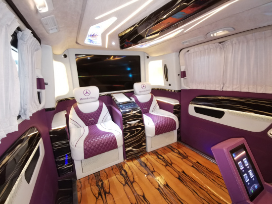 奔驰麦特斯加长版 荣耀升级装饰更显华贵-图8