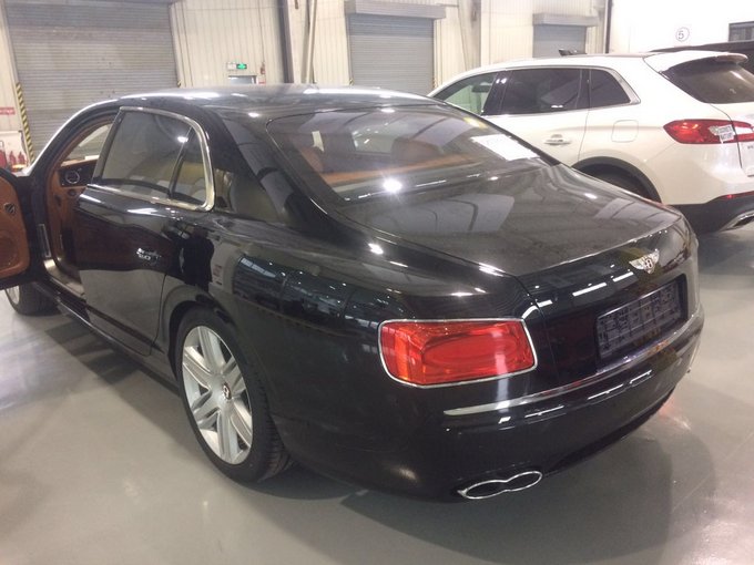 18款宾利飞驰配置 经典优雅彰显不凡品质-图3