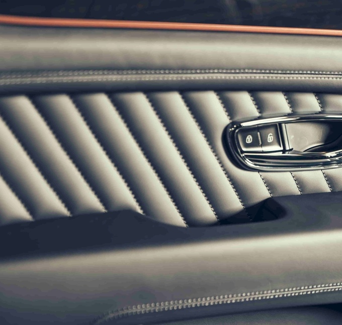 仅此一台宾利添越PRIVATE WHITE V.C.限量版发布-图9