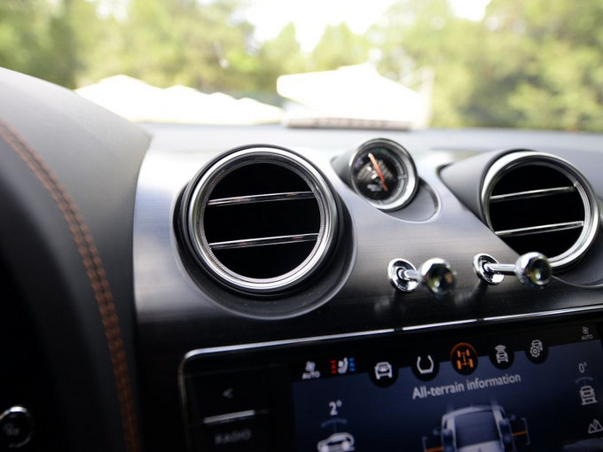 新宾利添越世界高端 劲惠越野裸车价热售-图9