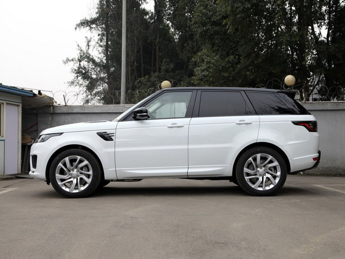18款路虎揽胜运动版 高性能强动力巨划算-图3