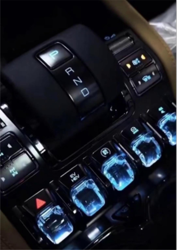 比亚迪皮卡内饰曝光彰显硬派豪华-图3