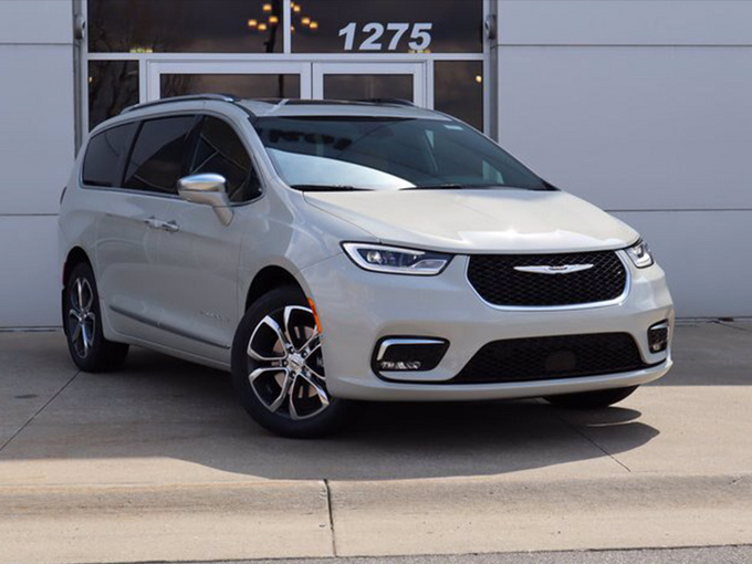 克莱斯勒大捷龙实拍曝光 换新前脸/后排带娱乐系统-图1