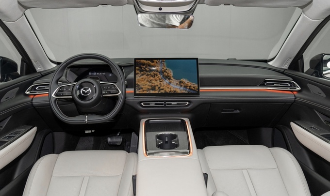 北京车展长安马自达EZ-6S首发亮相旗下首款新能源旗舰轿车-图5