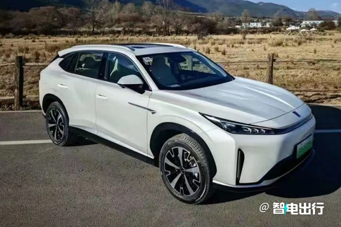 全面降價榮威D5X混動售xx.xx萬起 續航1300km-圖1