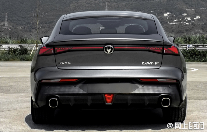 长安UNI系列轿车曝光 动力超思域 预计11万起售-图7