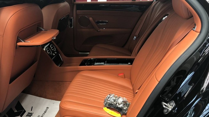 2017款宾利飞驰V8S 四座高档豪车爆底价-图5