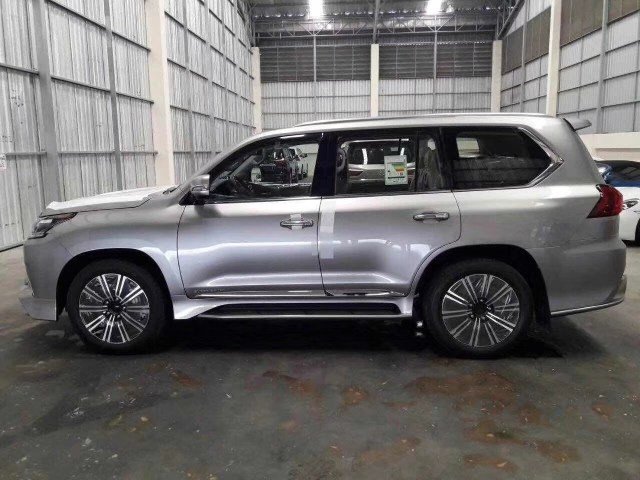 18雷克萨斯LX570 限量版金属漆特价凌志-图5