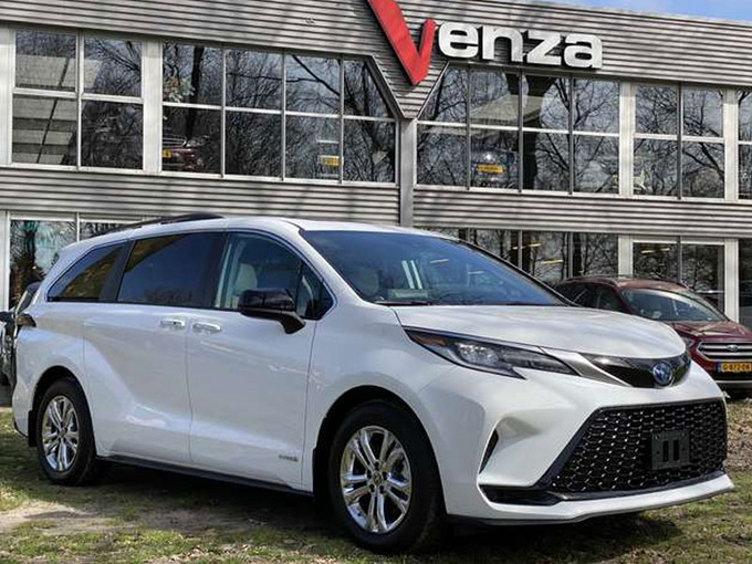 丰田全新赛那到店实拍搭2.5L混动/配四驱系统-图1