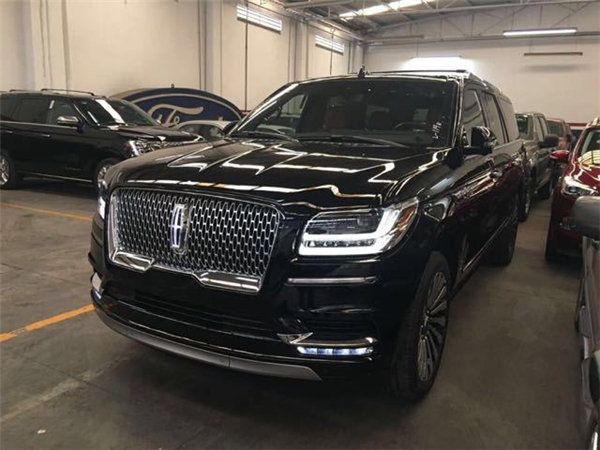 18款林肯领航员墨版 现车配置全豪车典范-图1