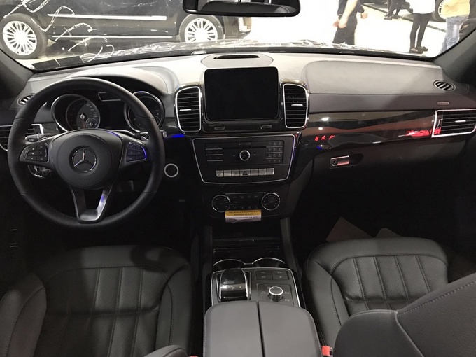 18款奔驰GLS450心动热惠 仅需90万超值购-图5