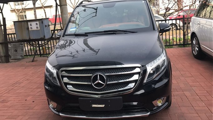 18款奔驰Metris配置揭秘 MBH尊贵版66万-图1