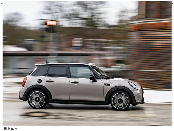 MINI全新五门版即将开售空间升级/外观更个性-图3