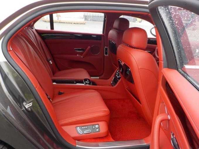 18款宾利飞驰V8S行情 高贵身姿震撼登场-图10