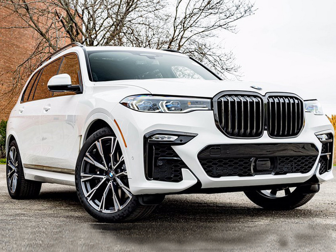 宝马全新旗舰X7 M50i实拍搭4.4T V8/尺寸媲美GLS-图1