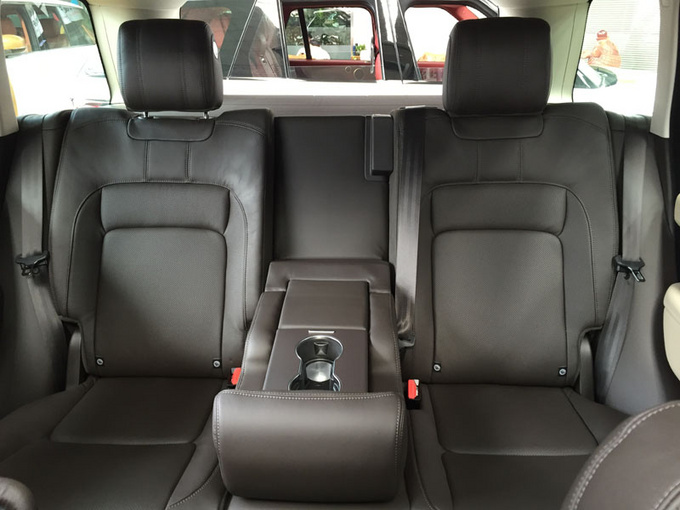 18款中东路虎揽胜3.0T 汽油加长夏日低价-图7