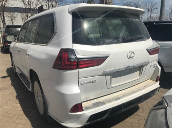18款中东雷克萨斯LX570 S限量版原厂配置-图3