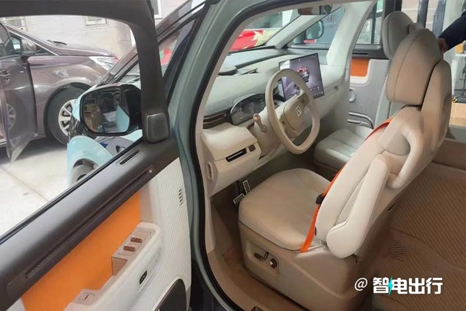 极氪MIX 4月25日续航712km 预计卖20万-图4