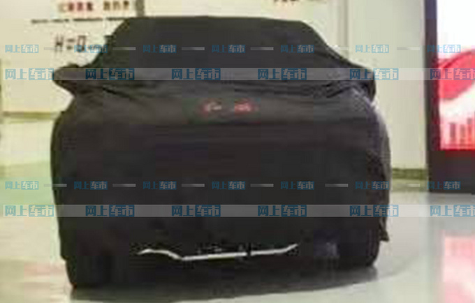 红旗大MPV量产信息曝光比丰田埃尔法更豪华-图4