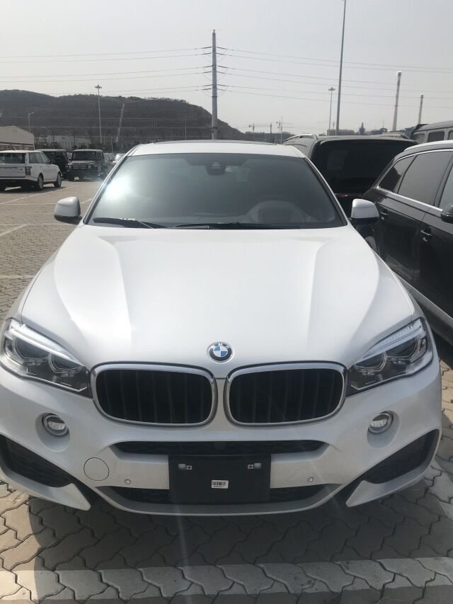 18款加版宝马X6M大豪华包 高性能防爆胎-图1