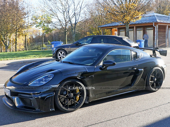 保时捷全新718 GT4 RS谍照搭4.0L引擎/大尺寸尾翼-图1