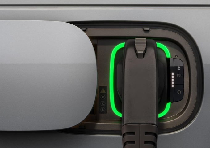 243.8萬元/限量15臺攬勝運動限量版上市攬勝純電版年內發布-圖11