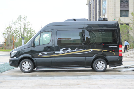 奔驰斯宾特精品商务车 豪华内舱一见钟情-图3