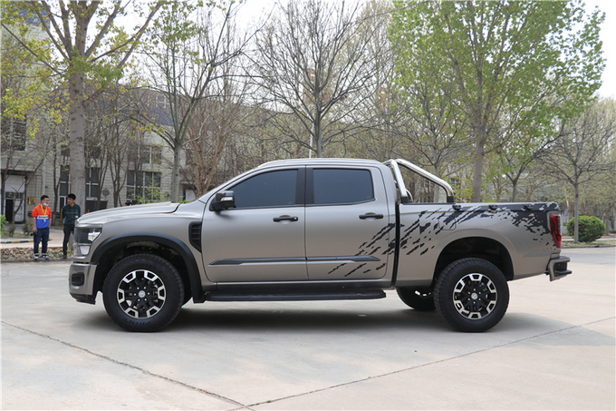 中兴全尺寸皮卡实车亮相2.3T柴油+8AT四季度上市-图4