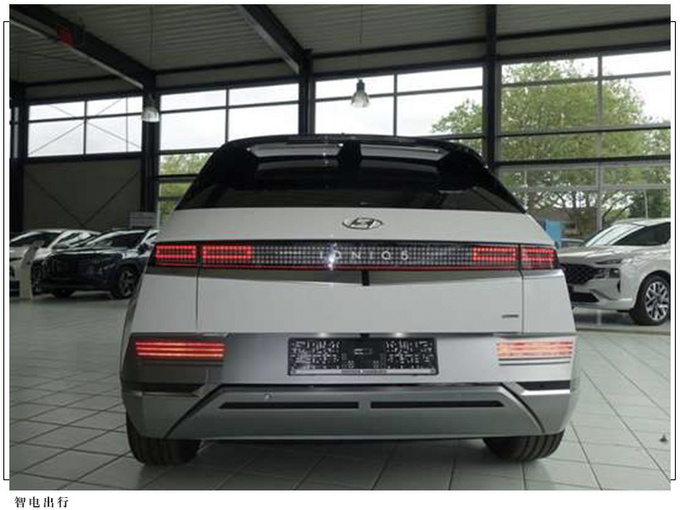 现代IONIQ 5进店实拍像素风格尾灯/配悬浮双联屏-图3