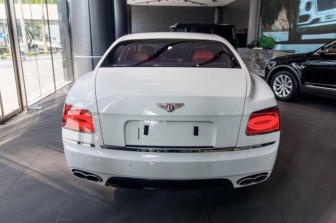 18款宾利飞驰V8S直销 本家现车特价出2台-图4