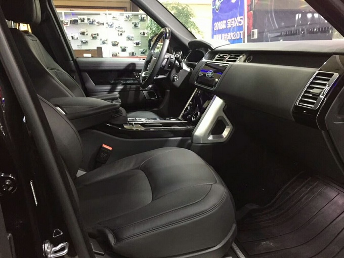 2018款路虎揽胜行政 美规HSE黑曜版130万-图7