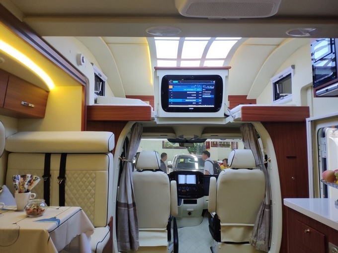 奔驰豪华旅居车24j 专属定制房车超舒适
