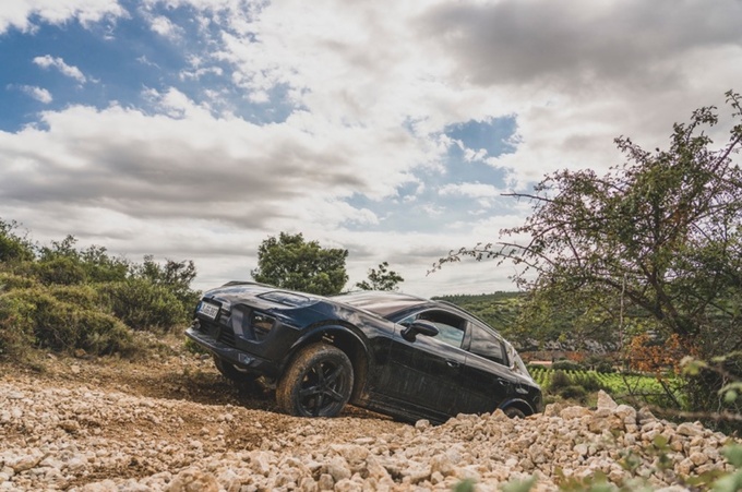 已完成350万公里测试保时捷纯电Macan首秀在即-图9