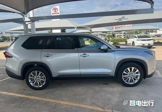 丰田全新大号汉兰达实车街拍在华投产pk途昂-图2