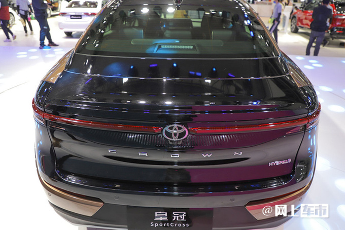 丰田皇冠6月21日上市换运动外观 预售36.9万起-图6