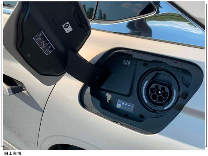 内饰极具质感DS全新旗舰级轿车DS 9海外实拍-图5