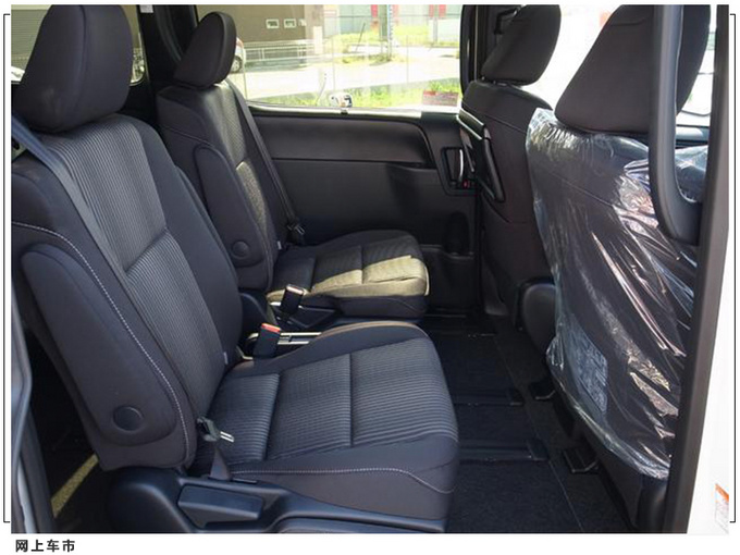 丰田小号埃尔法实拍曝光搭混动引擎动力出色-图8