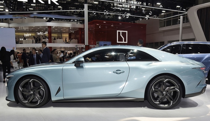 2024粤港澳车展宾利Batur车型首度于华南公开亮相-图3