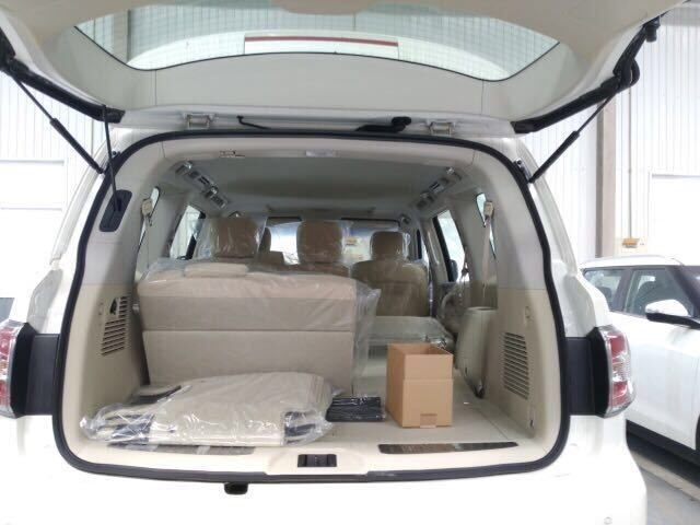 18款中东版日产途乐4.0 六气囊顶级配置-图9