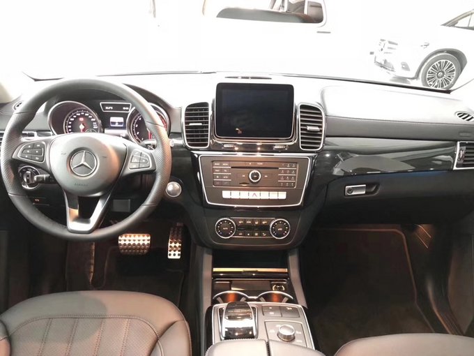 18款墨版奔驰GLE400 精湛过硬的质量标准-图4