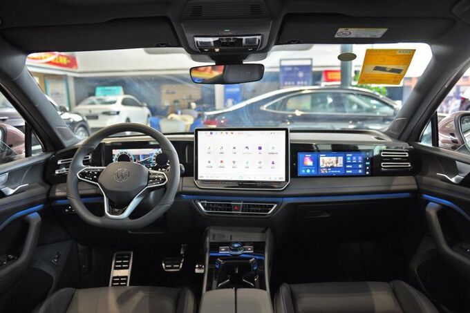 店内有现车购车福利多 大众途观L Pro探店实拍-图3