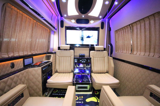 曲屏款奔驰斯宾特商务车 温馨舒适新体验-图7